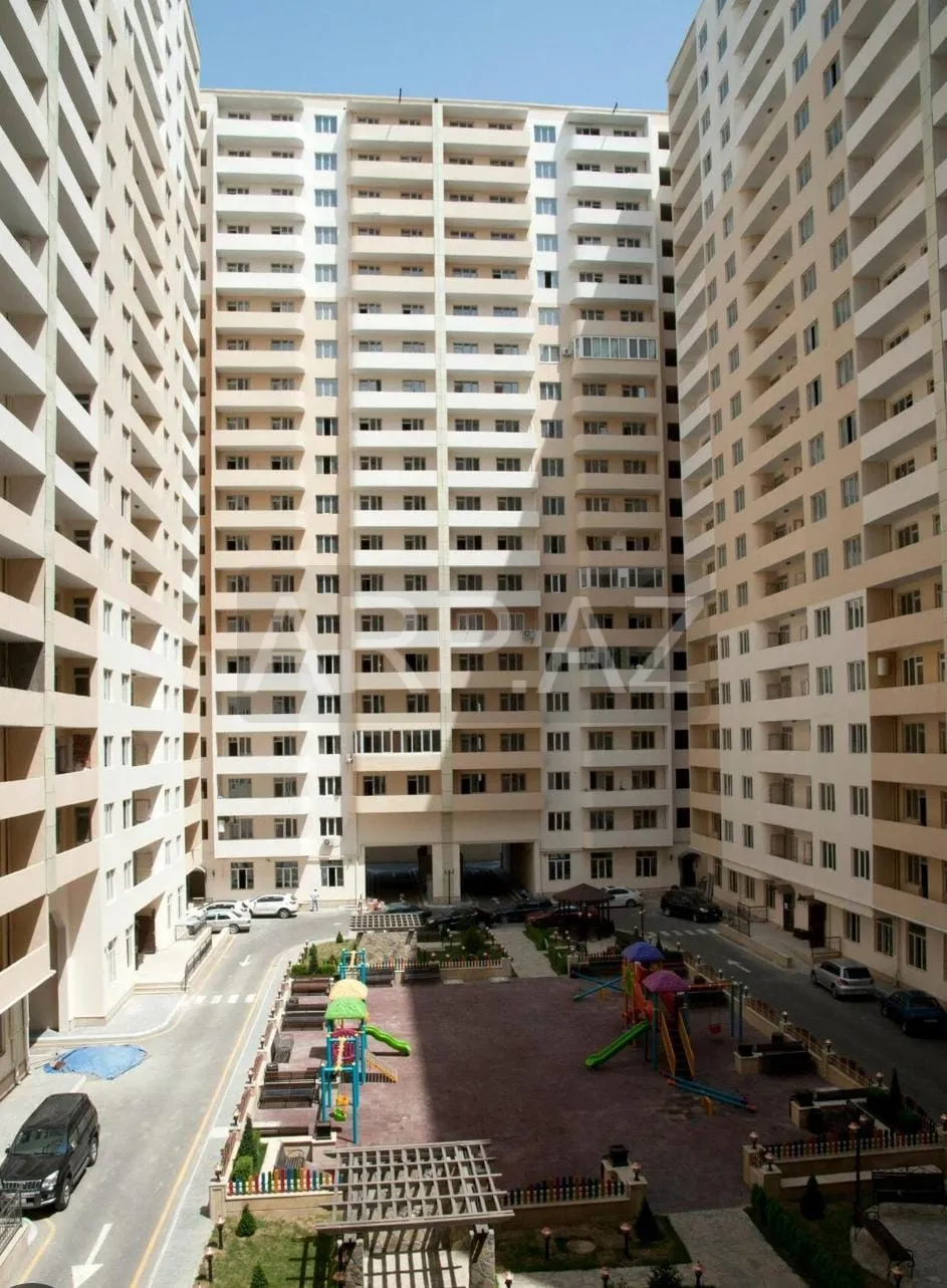 Nerimanovda kosmos yasayis kompleksinde 3 otaq ev kiraye verilir. gallery image