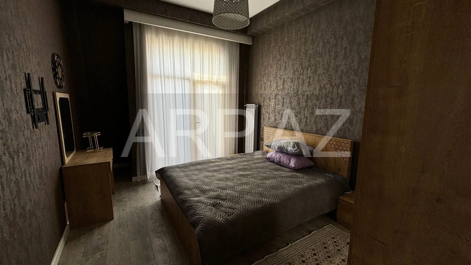 Ağ Şəhərdə 3 otaqlı mənzil kirayə verilir