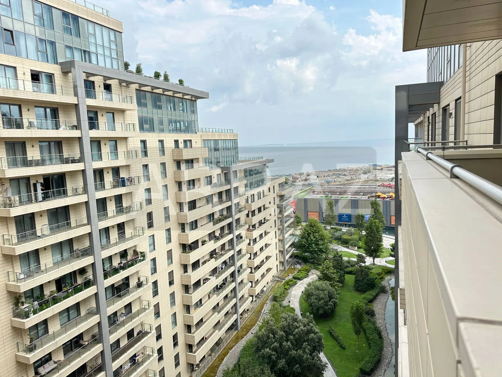 Port Bakuda 3 otaqlı mənzil kirayə verilir gallery image