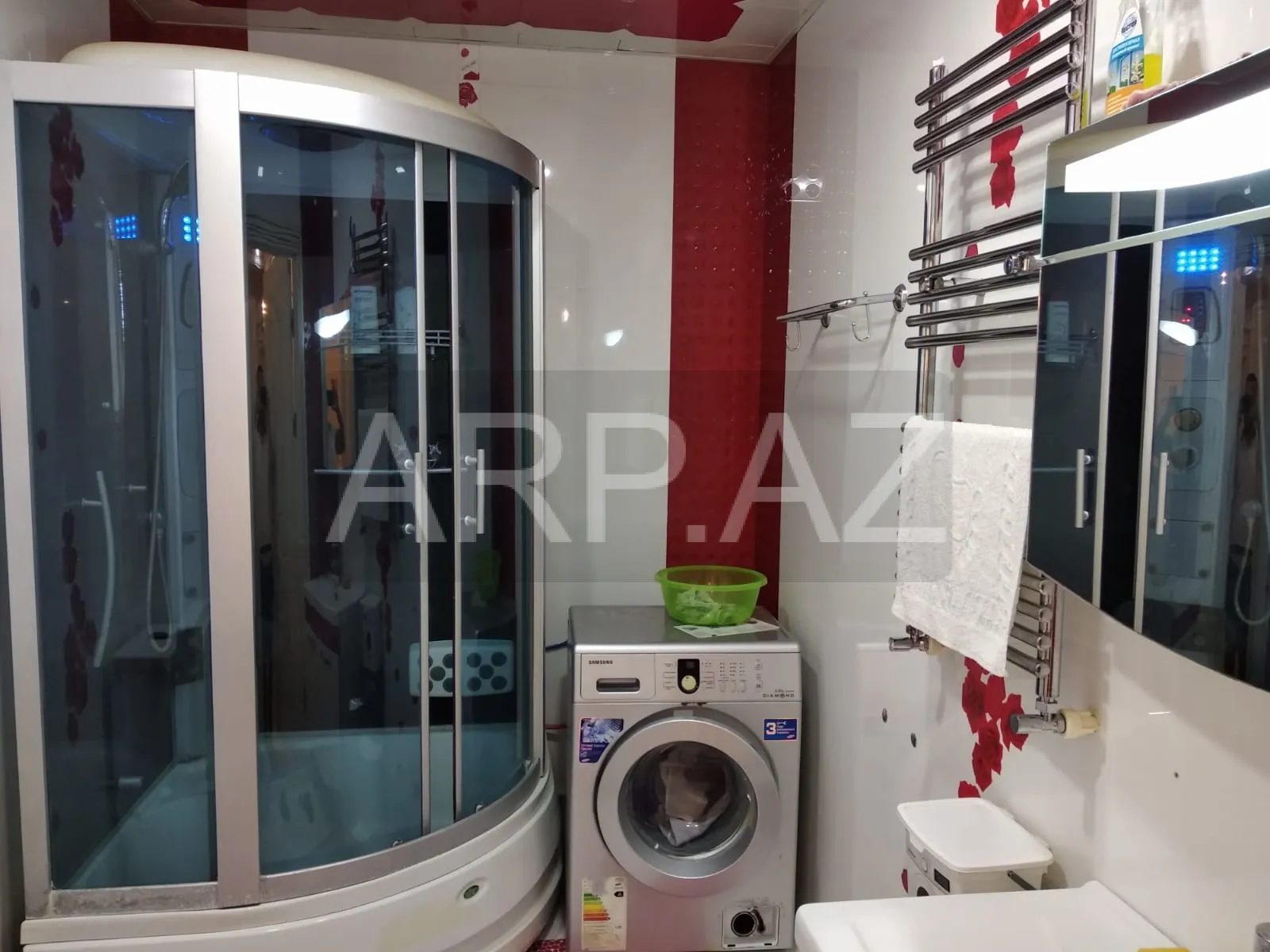 Təbriz küçəsində 3 otaqlı mənzil kirayə verilir